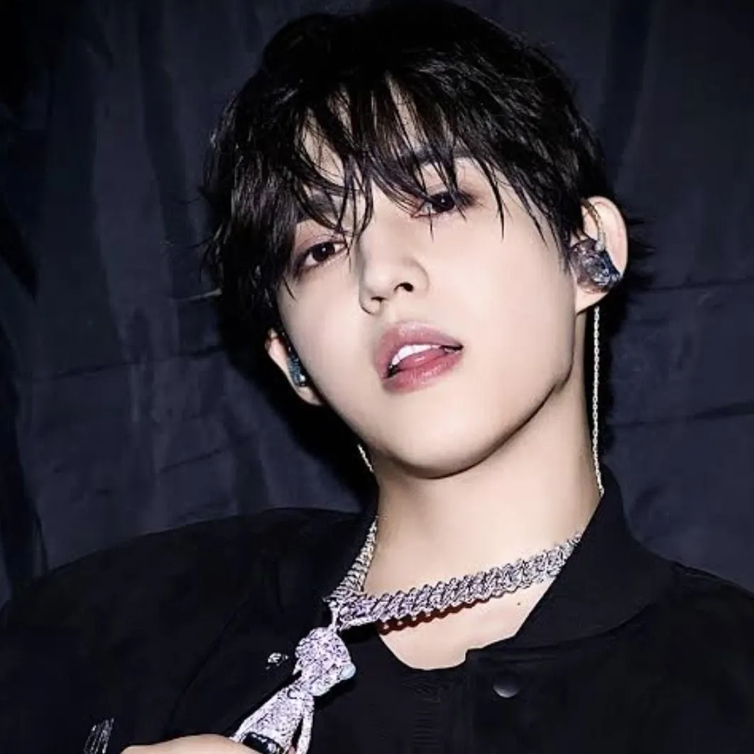 Recent activity shot of S.Coups (SEVENTEEN)