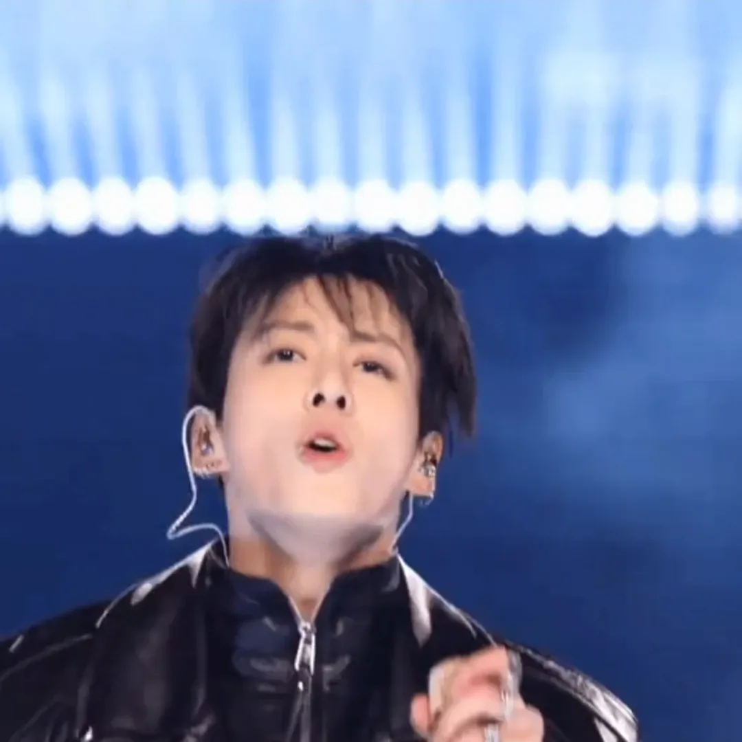 Momen yang diabadikan oleh penggemar Jungkook (BTS)