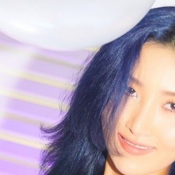 Latest photo of Hwasa (MAMAMOO)