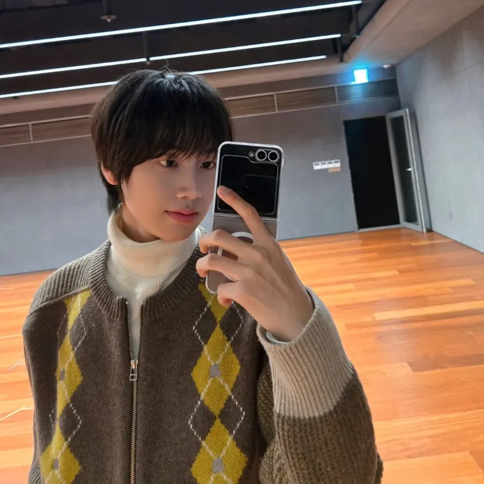 Behind-the-scenes cut of Park seonghyeon (IDID)