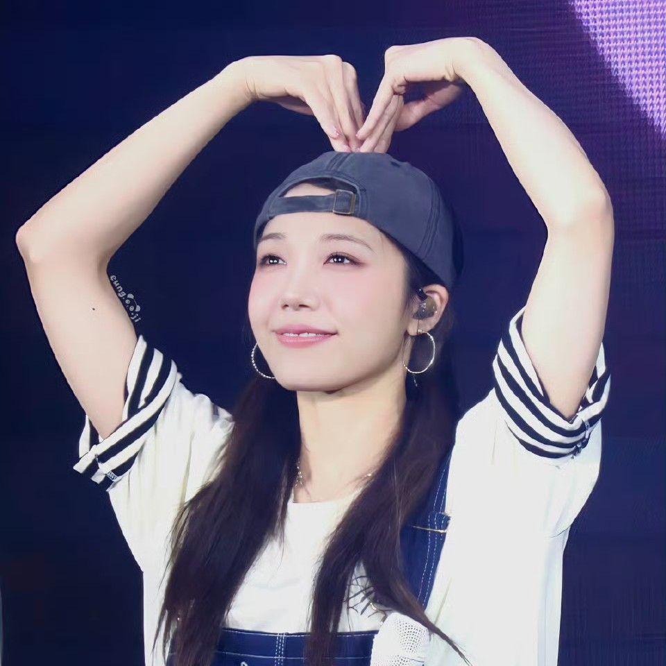 鄭恩地 (Apink)的最新活動照片