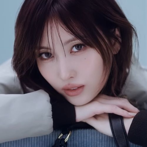 Momo (TWICE)的最新照片