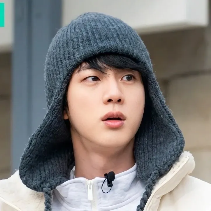 Foto aktivitas terbaru Jin (BTS)