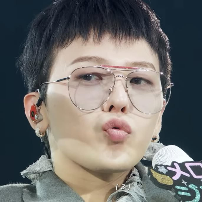 A moment captured by G-DRAGON (BIGBANG)'s fan