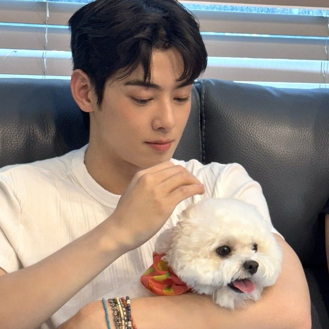 Latest photo of Eunwoo (ASTRO)