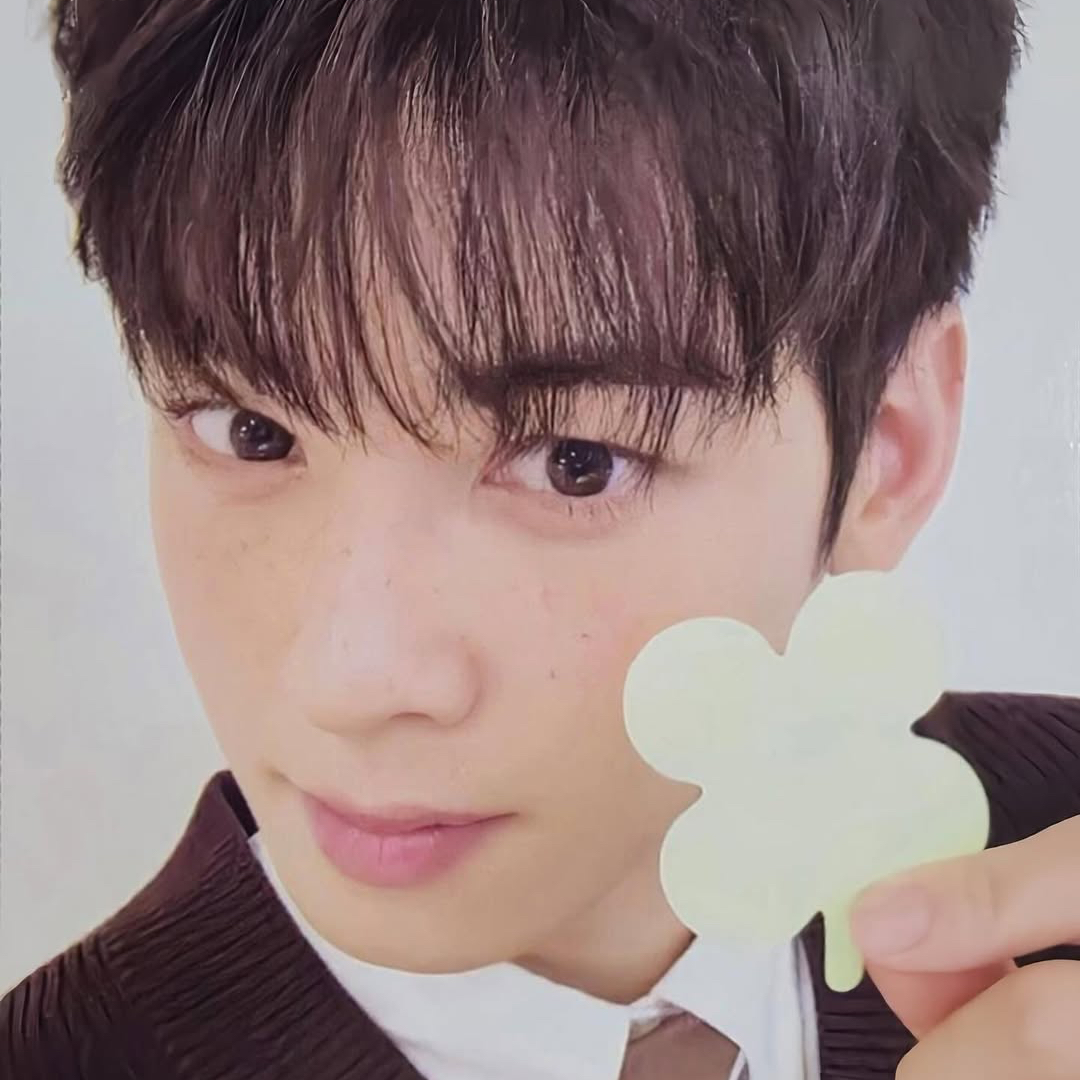 아스트로의 최신 사진