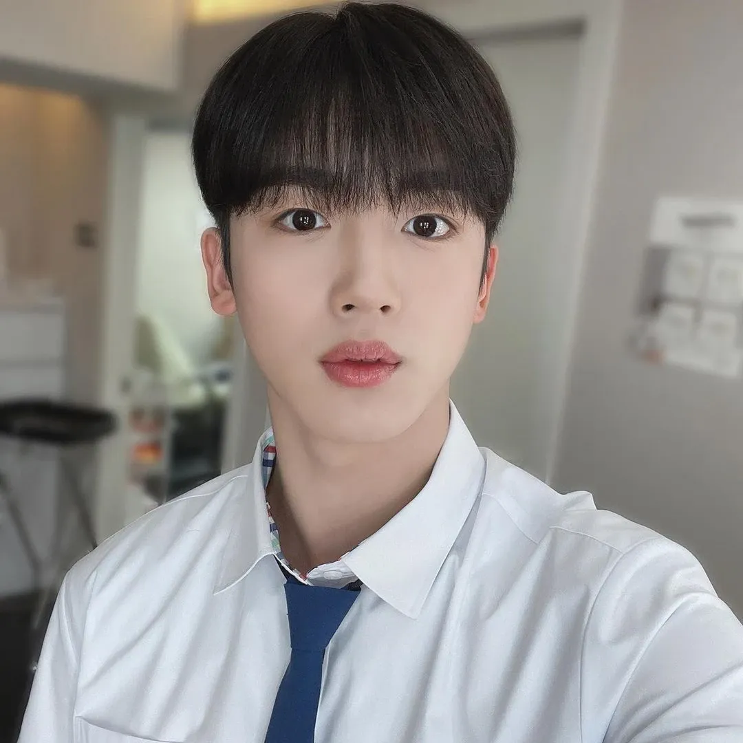 Latest photo of Kim Yohan (WEi)