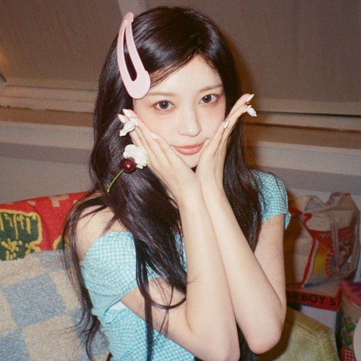 Moka (ILLIT)粉丝拍下的瞬间