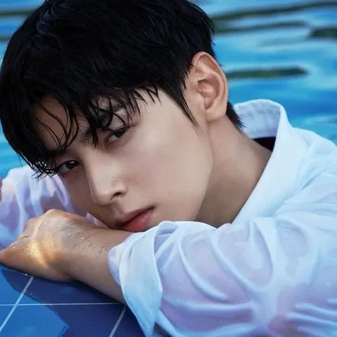 Latest photo of Eunwoo (ASTRO)