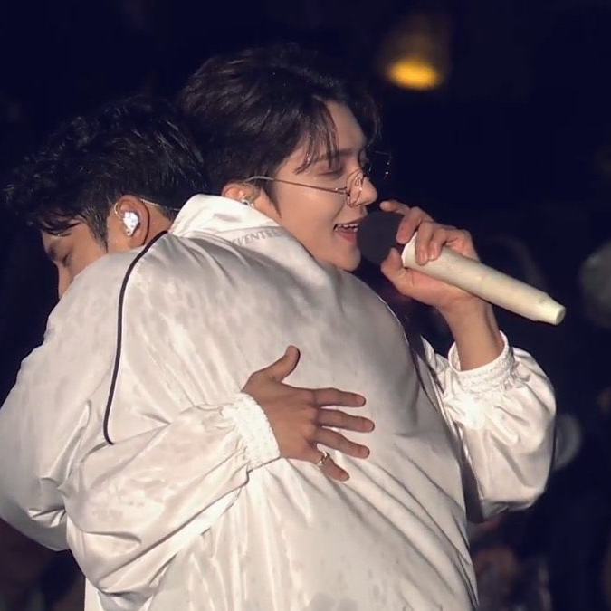 A moment captured by Joshua (SEVENTEEN)'s fan