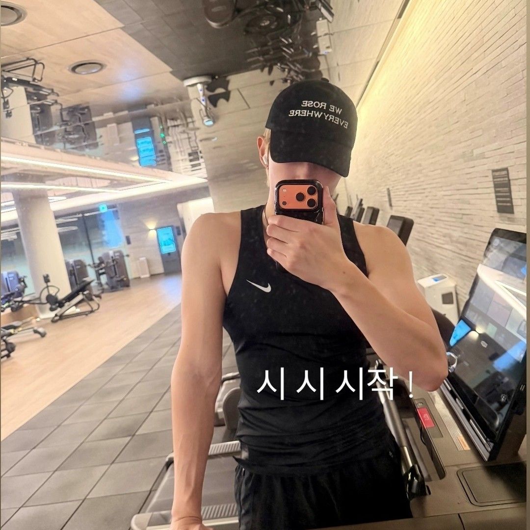 RM (防彈少年團)的最新照片