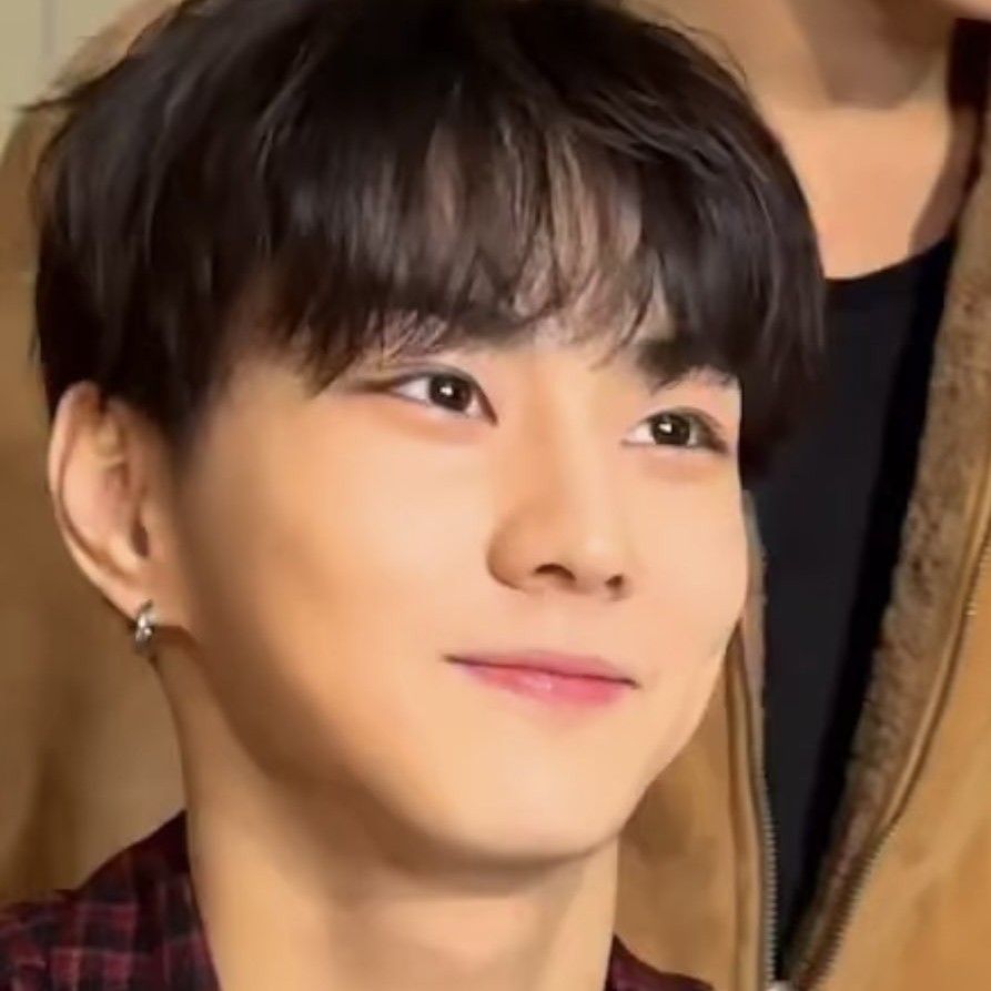 Behind-the-scenes cut of Jungwon (ENHYPEN)