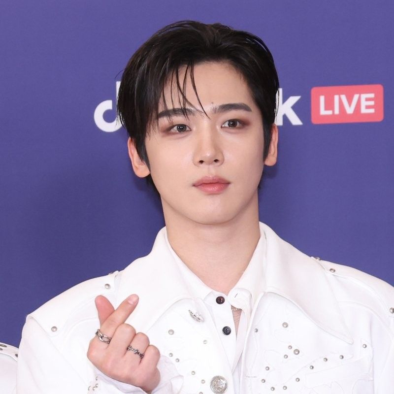 A moment captured by Kim Yohan (WEi)'s fan