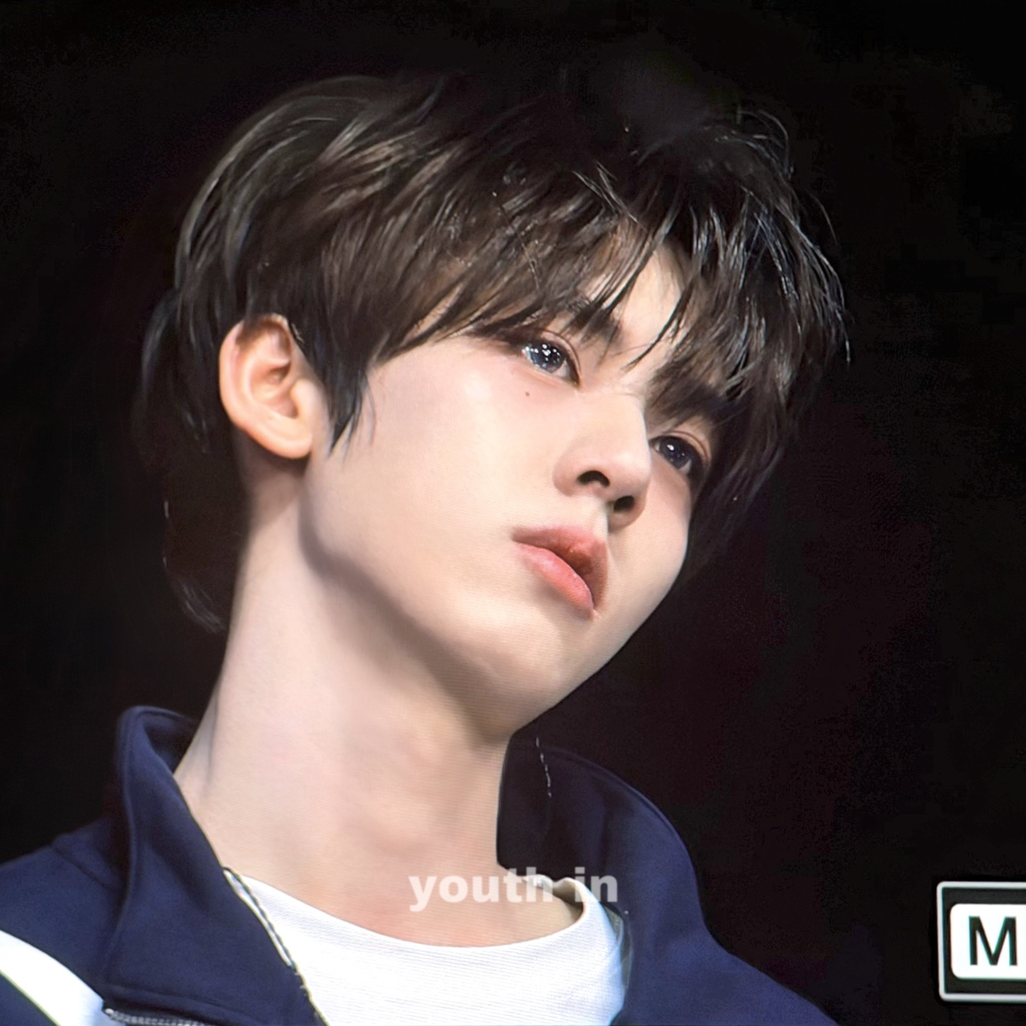 Behind-the-scenes cut of Han Yujin