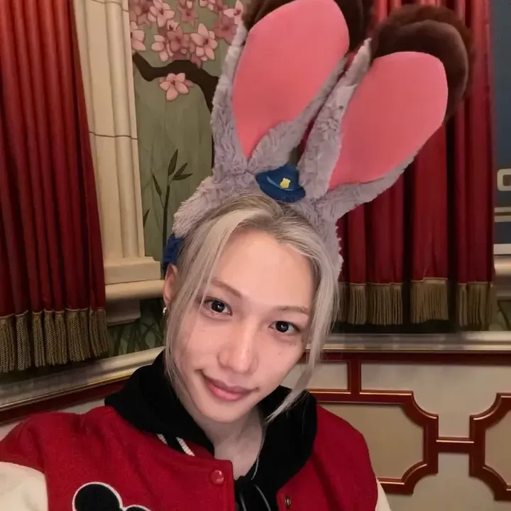 Recent activity shot of Felix (Stray Kids)
