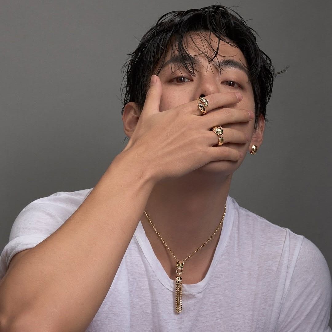 뷔 (방탄소년단)의 비하인드 컷