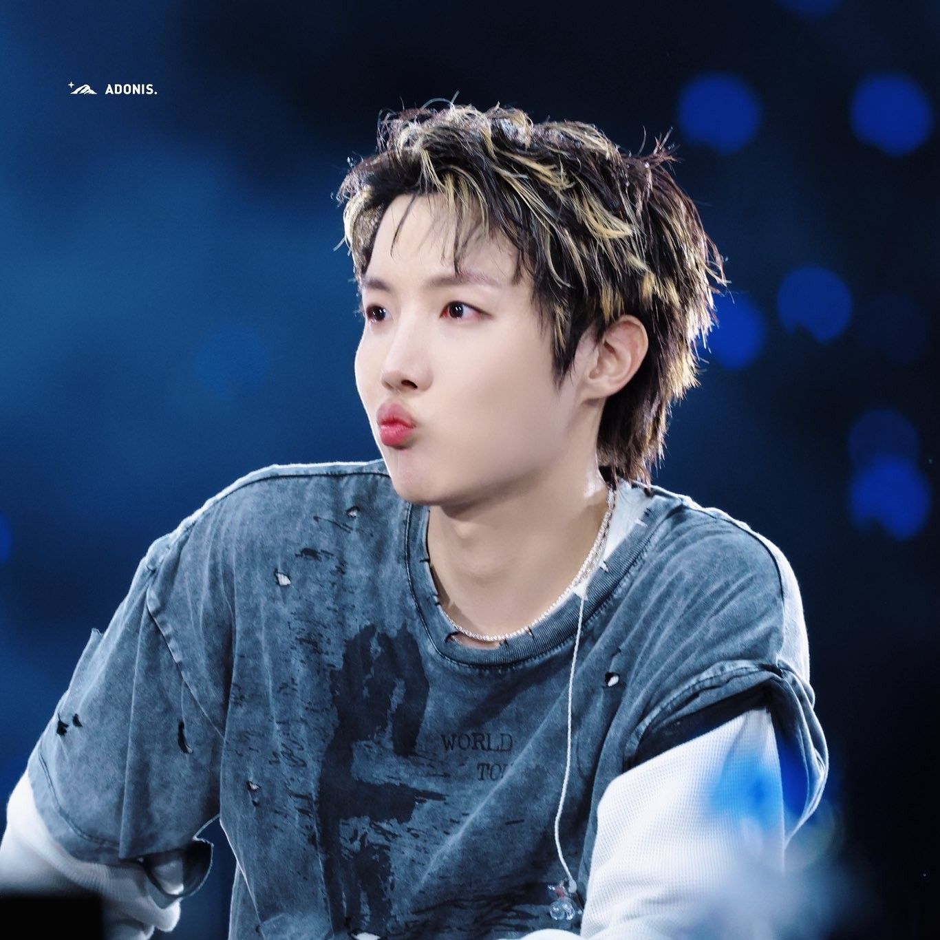 Foto terbaru j-hope (BTS)