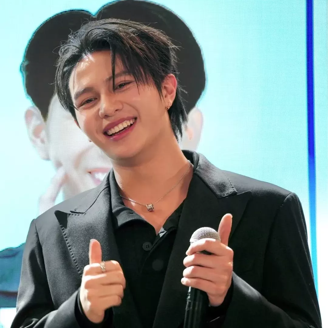 A moment captured by William (LYKN)'s fan