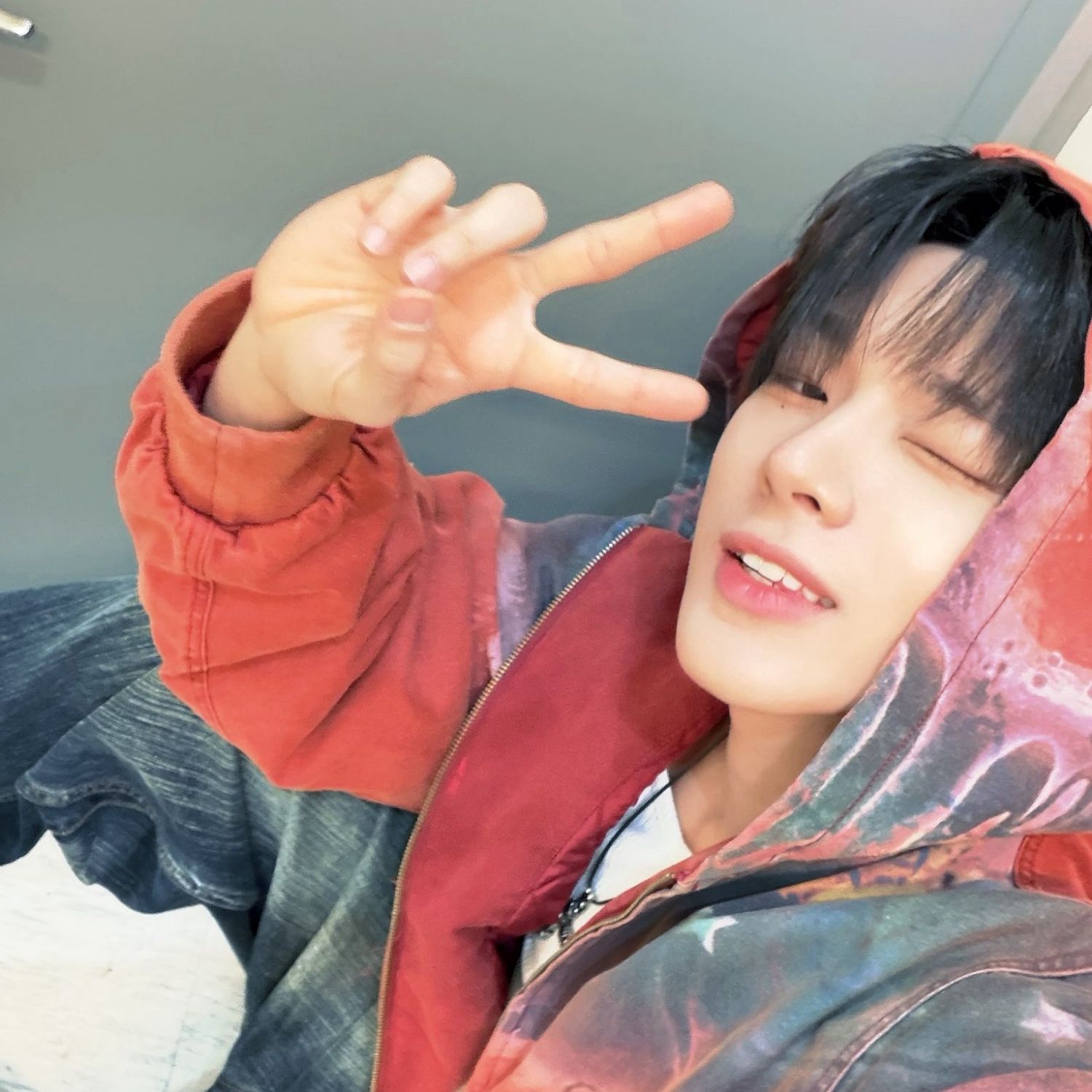 Behind-the-scenes cut of Steven (AHOF)