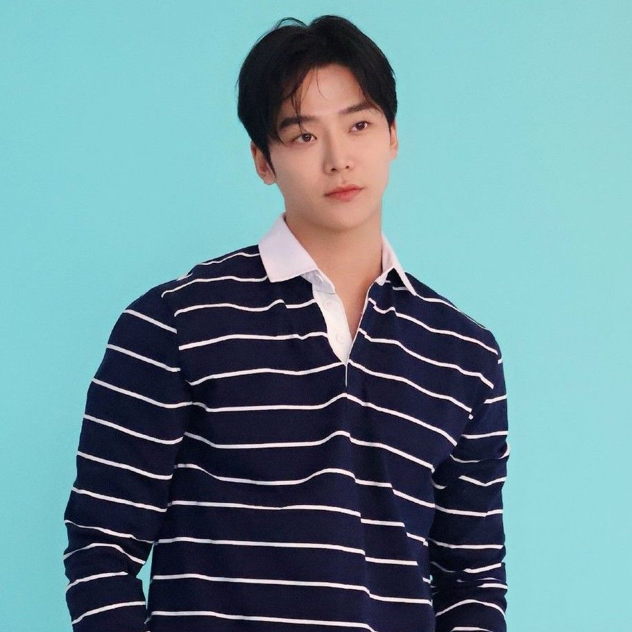 Foto aktivitas terbaru Rowoon