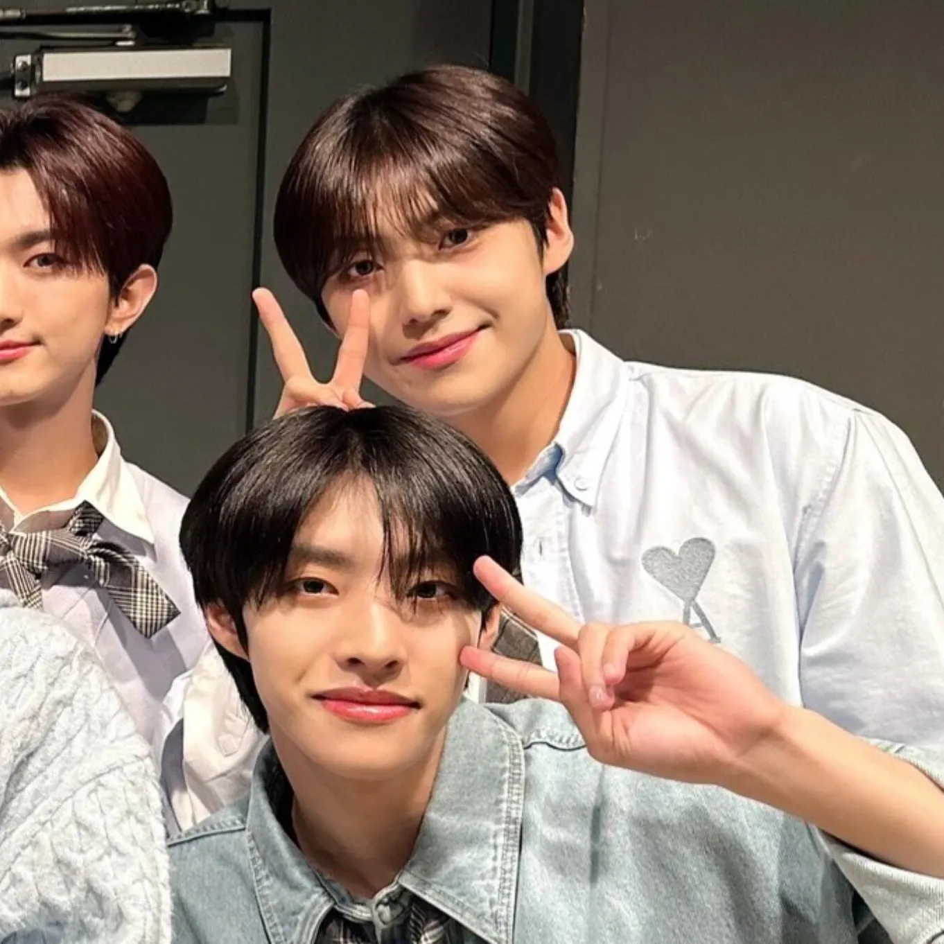 Behind-the-scenes cut of YOUNITE