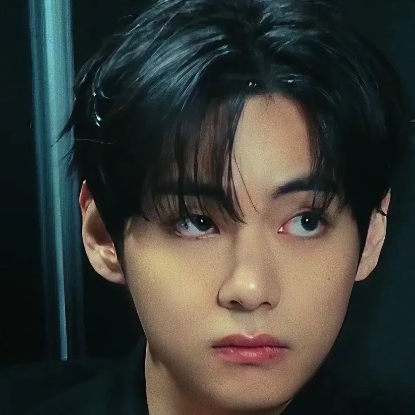 Latest photo of V (BTS)