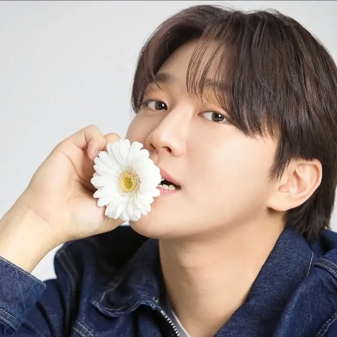 Latest photo of Hong Joochan (GoldenChild)