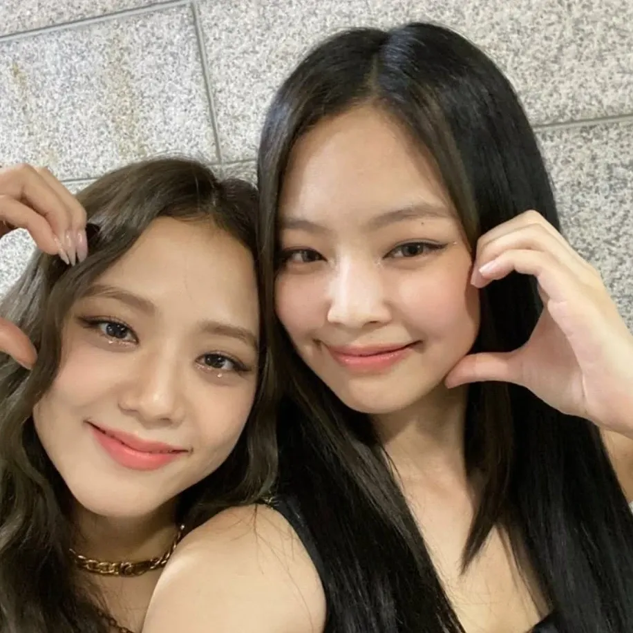 Behind-the-scenes cut of Jennie (BLACKPINK)