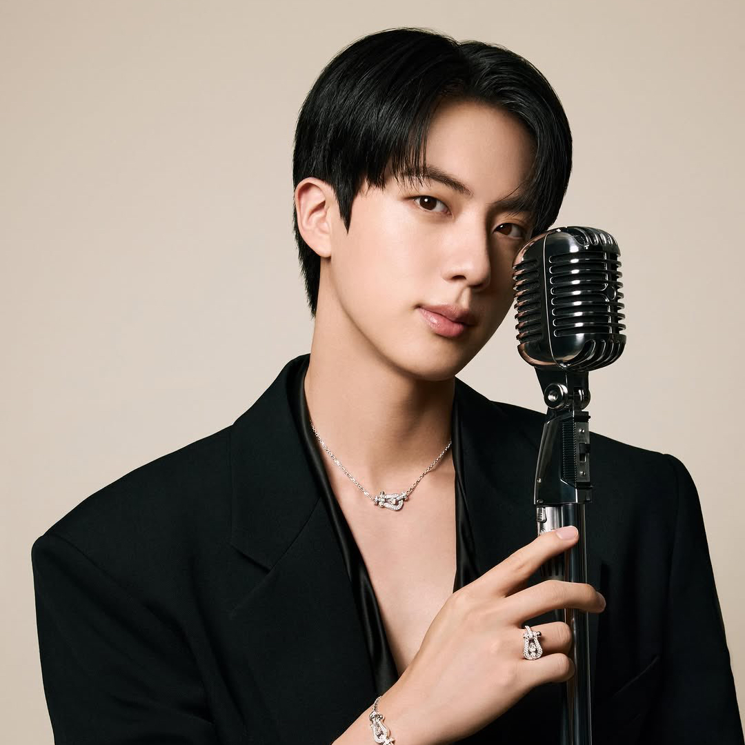 Foto aktivitas terbaru Jin (BTS)