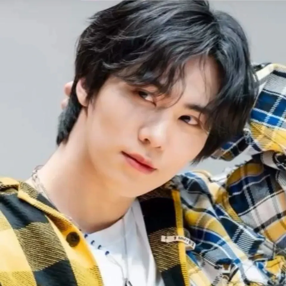 A moment captured by Rocky's fan