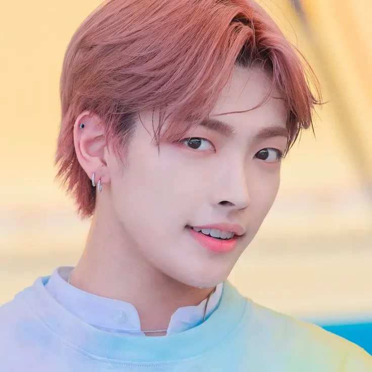 弘中 (ATEEZ)的幕后花絮