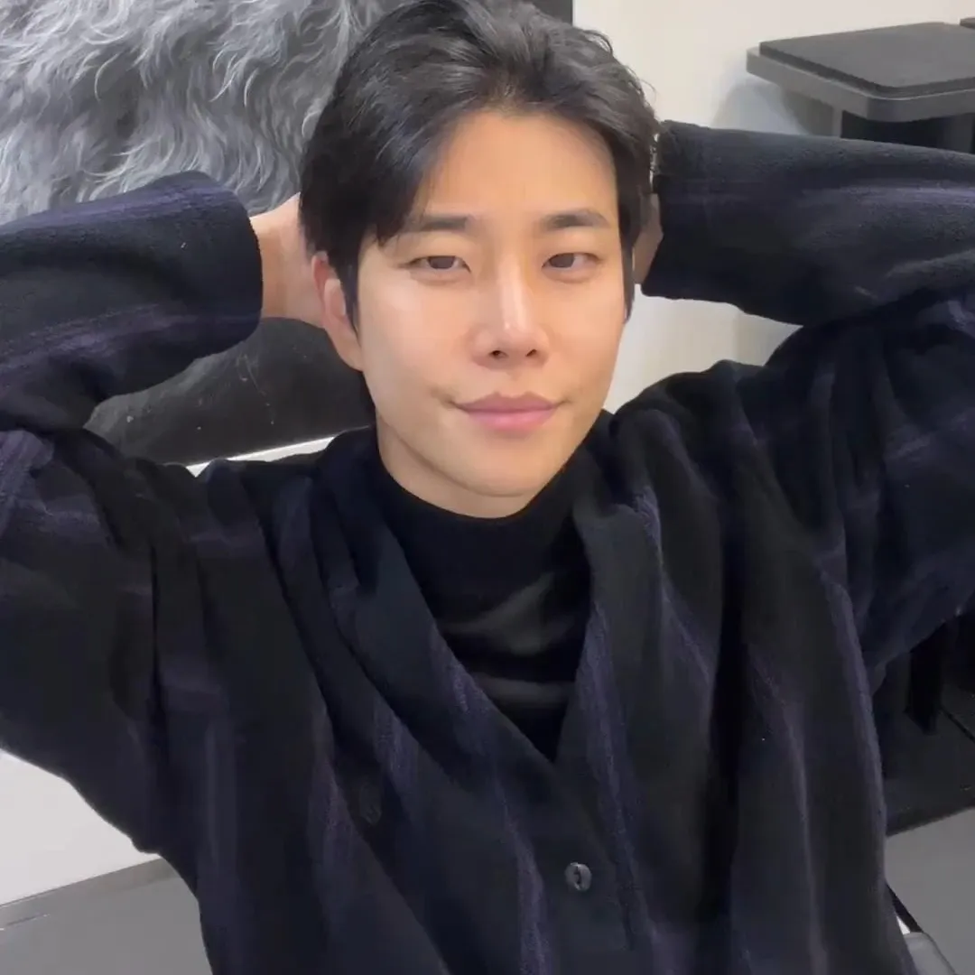 Behind-the-scenes cut of MJ (ASTRO)