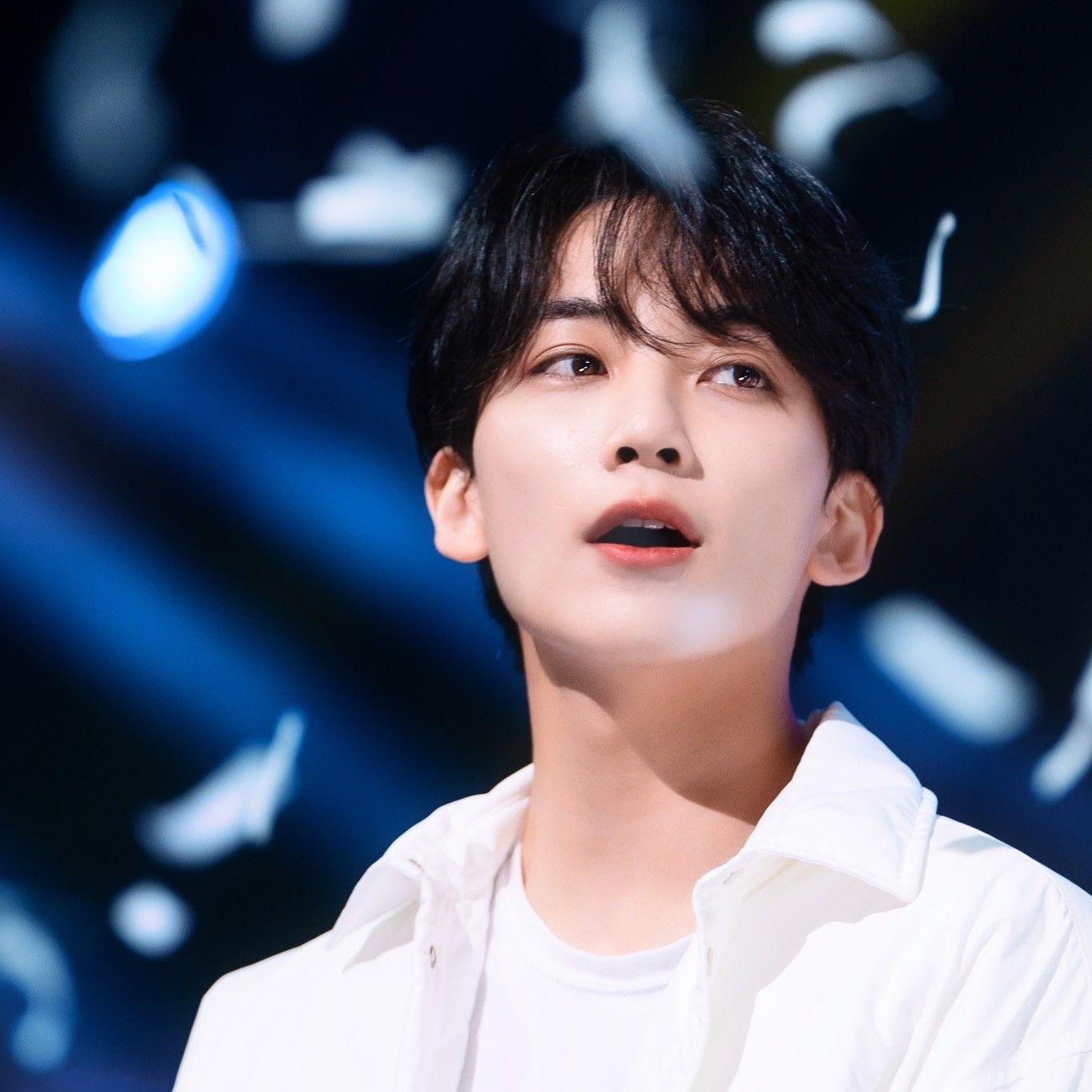 Latest photo of Jeonghan (SEVENTEEN)