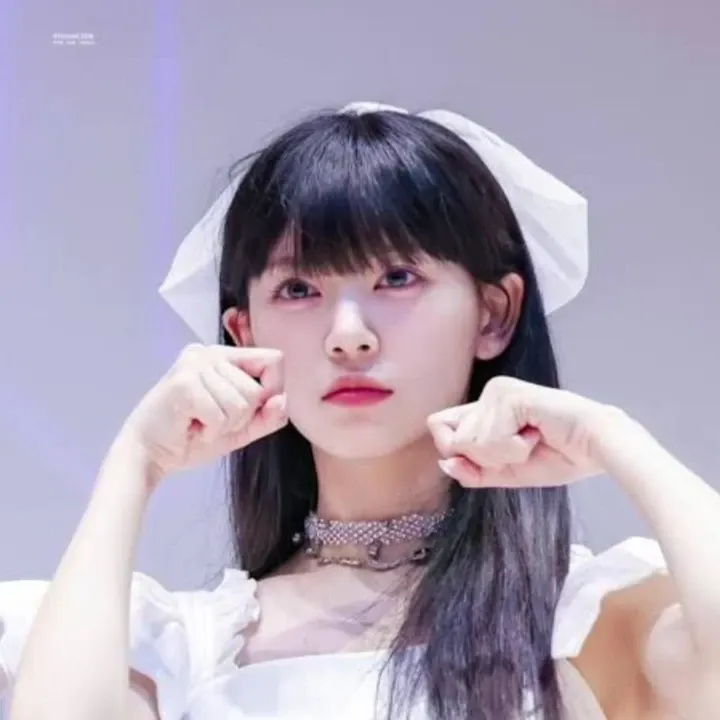 Recent activity shot of ILLIT