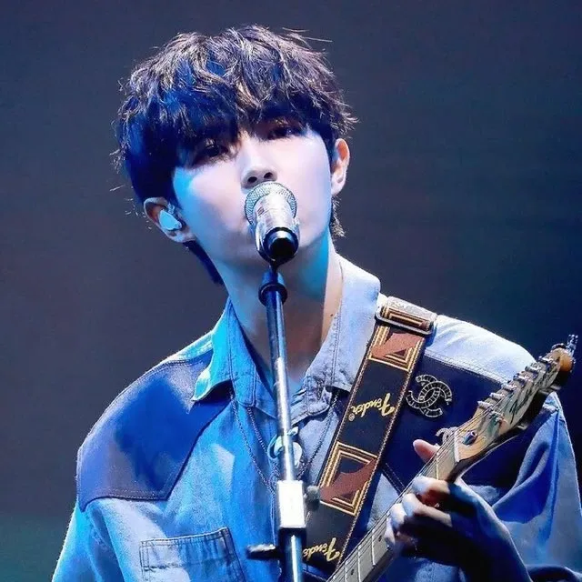 金在奐粉絲拍下的瞬間