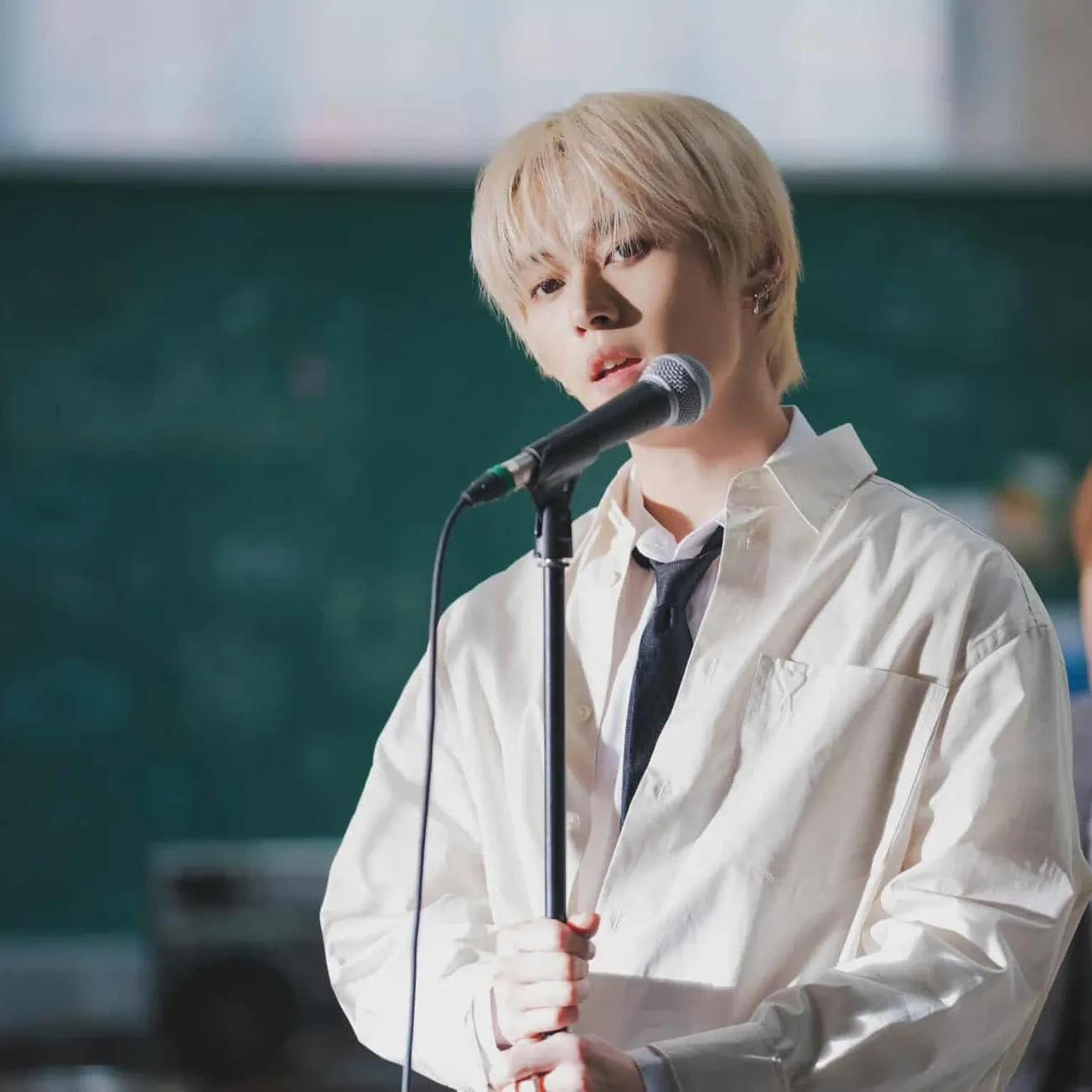 Foto aktivitas terbaru Lee Know (Stray Kids)