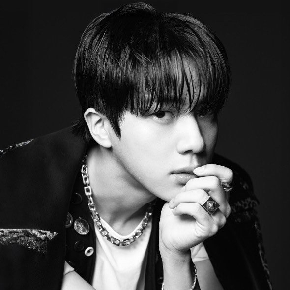 진 (방탄소년단)의 최신 사진