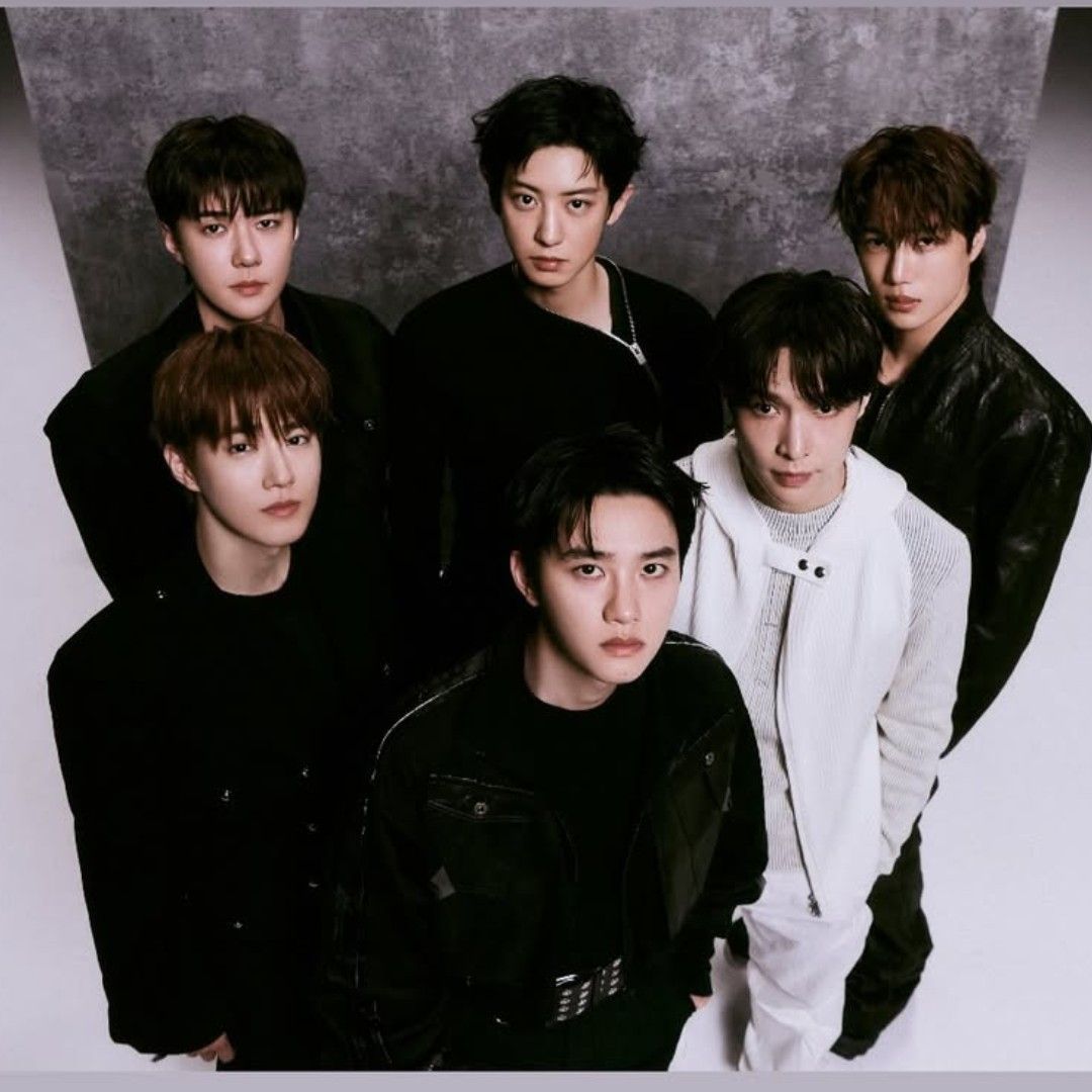 Latest photo of EXO