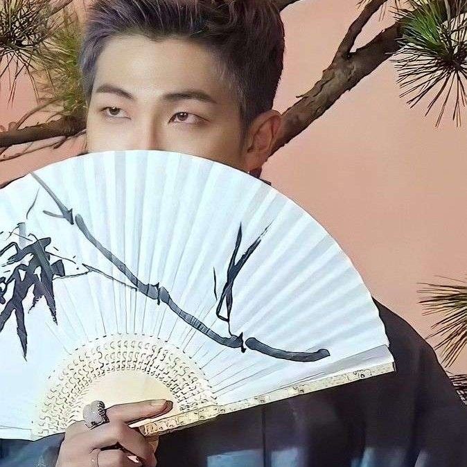 Foto aktivitas terbaru BTS