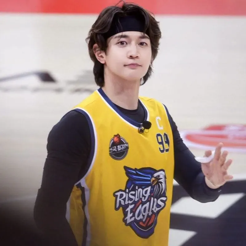Recent activity shot of Minho (SHINee)
