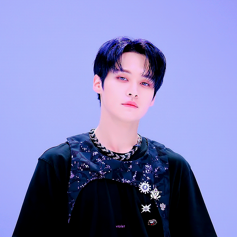 Behind-the-scenes cut of Lee Know (Stray Kids)