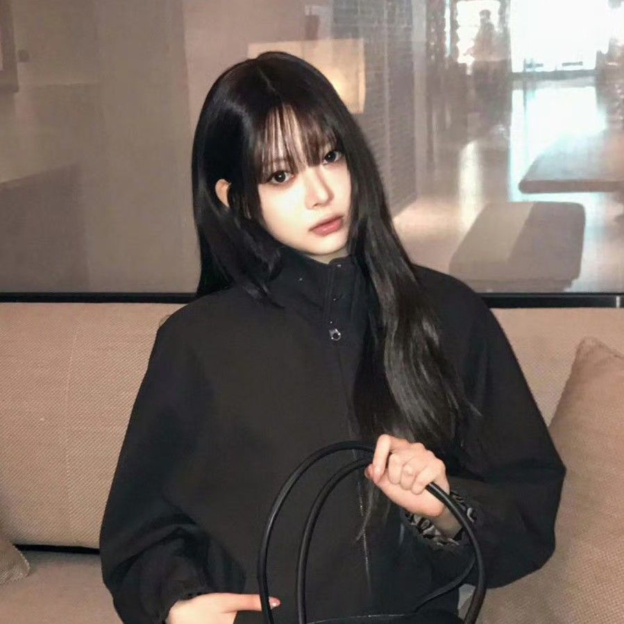 Behind-the-scenes cut of Hong Eunchae (LE SSERAFIM)