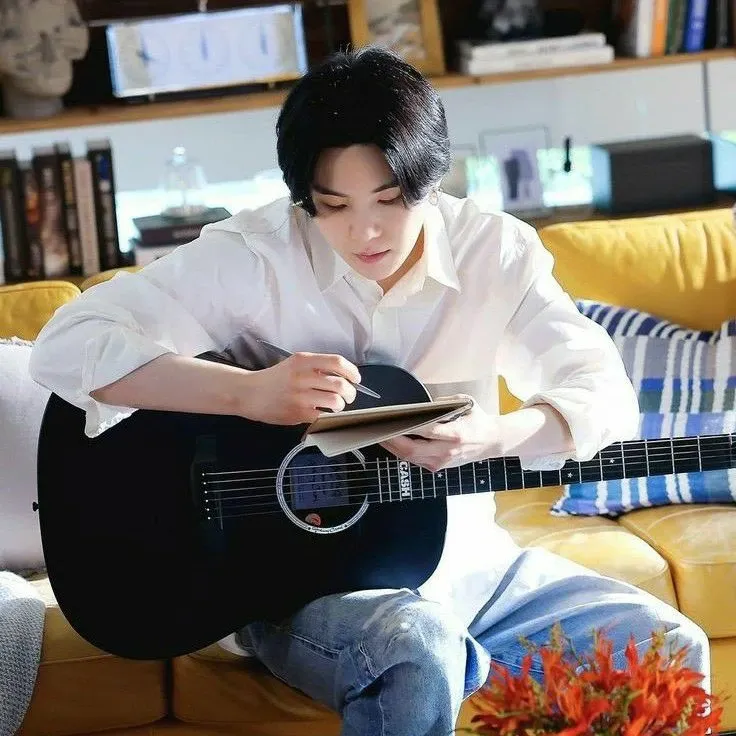 슈가 (방탄소년단) 최근 활동샷