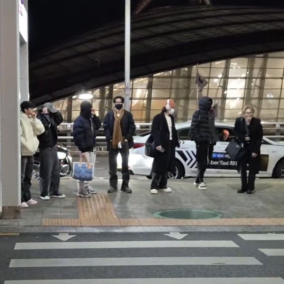 커뮤니티에서 화제된 인기 아이돌 콘텐츠