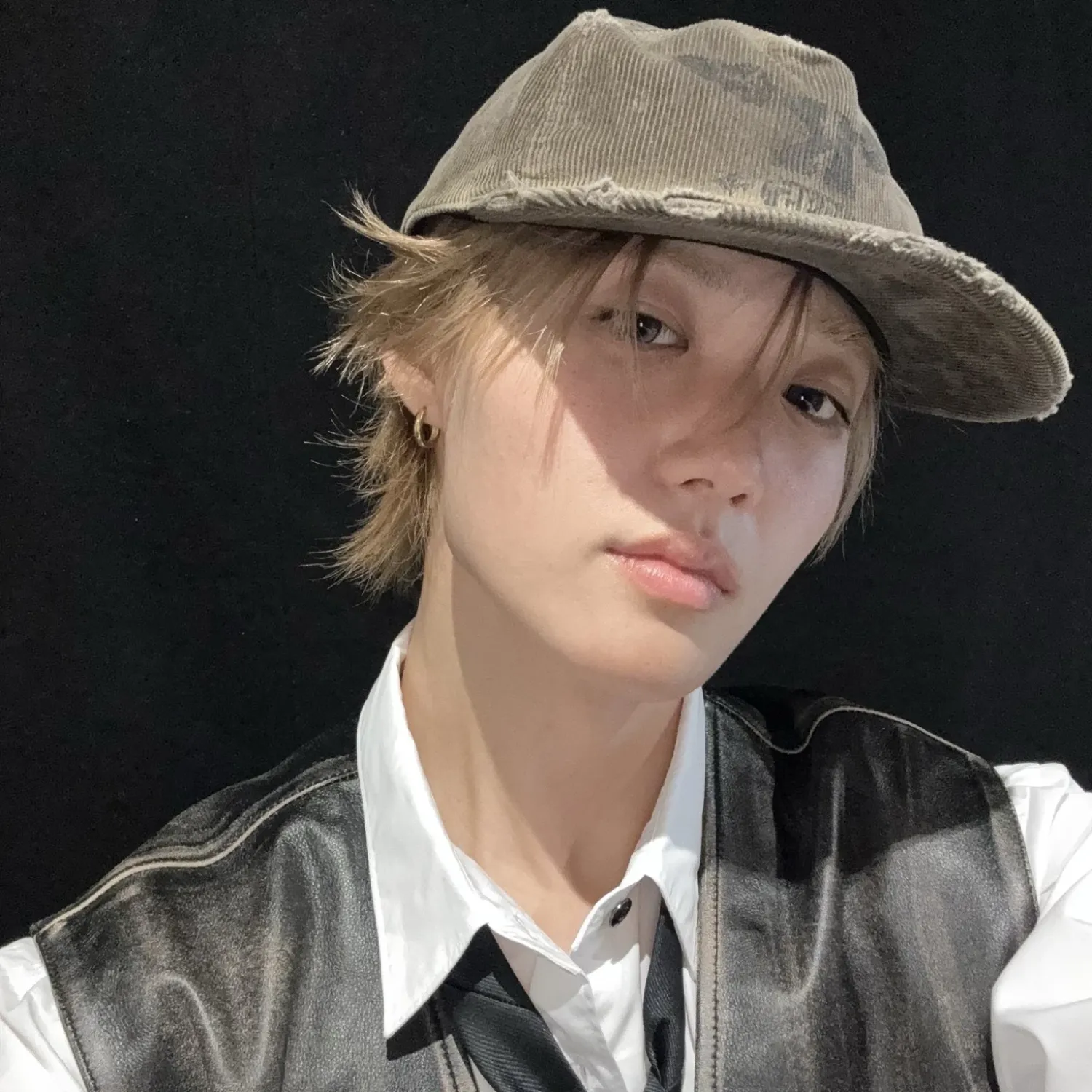 Behind-the-scenes cut of Doyoung (TREASURE)