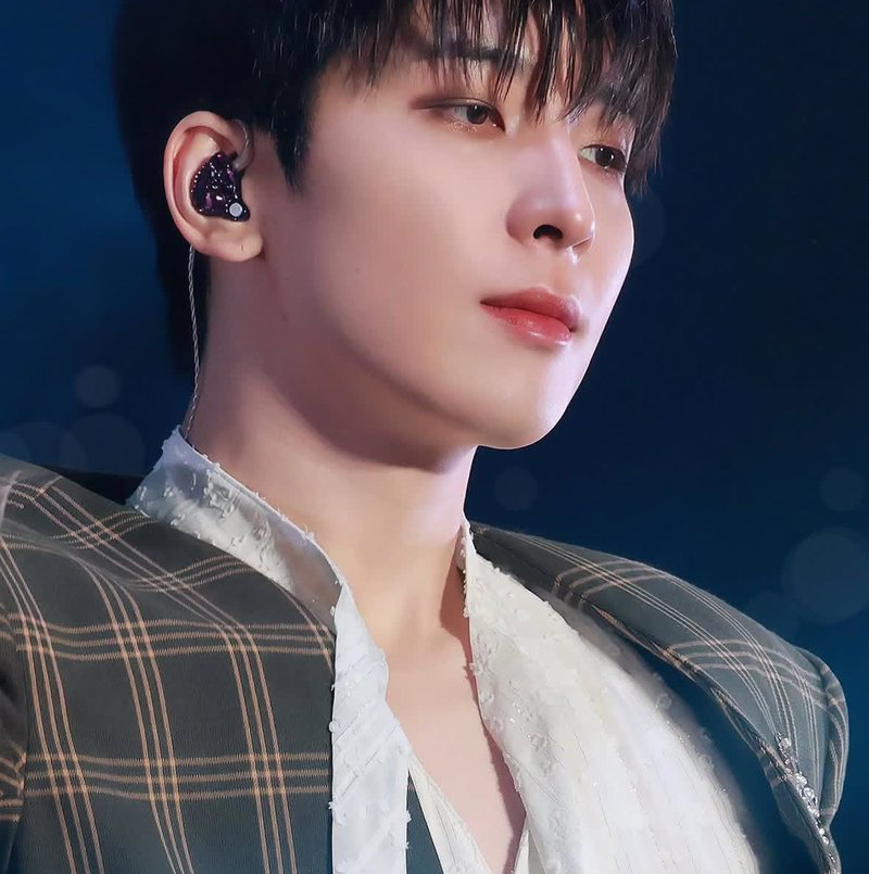 Latest photo of Wonwoo (SEVENTEEN)