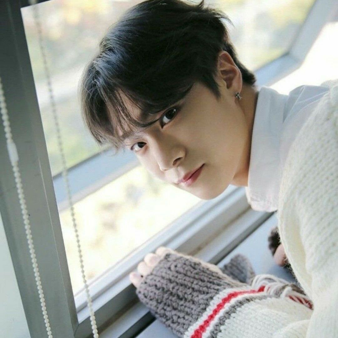 A moment captured by Moonbin (ASTRO)'s fan