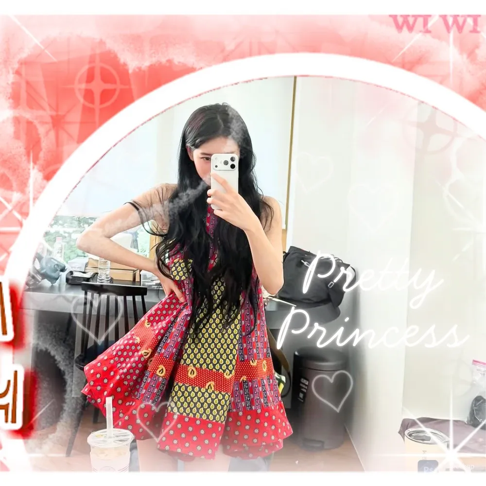 A moment captured by Suzy's fan