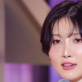 Recent activity shot of Hwasa (MAMAMOO)