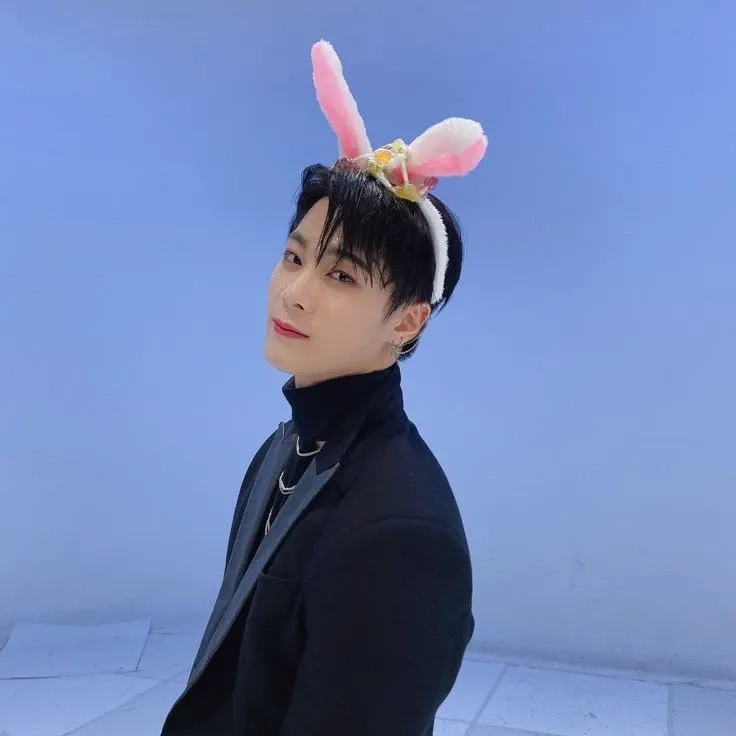 Behind-the-scenes cut of Moonbin (ASTRO)
